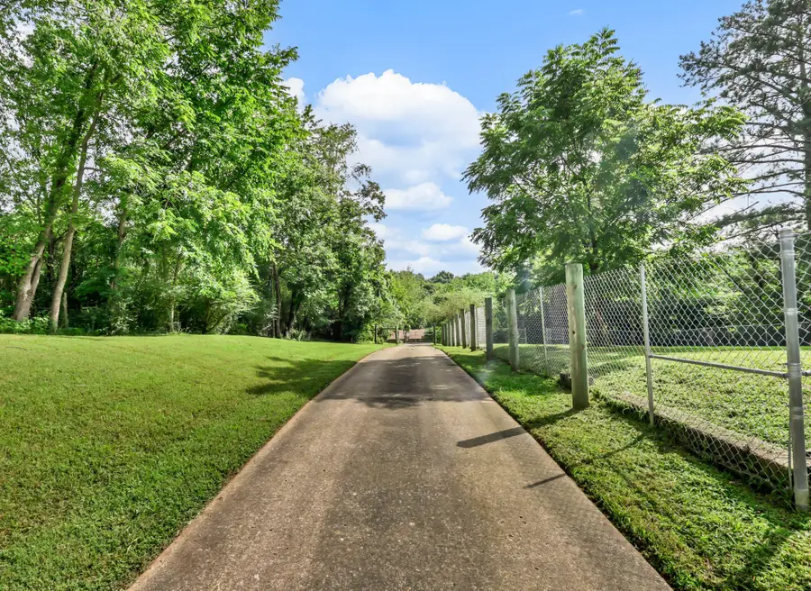 3111 Ashland City Rd, Clarksville, TN 37043 - #2