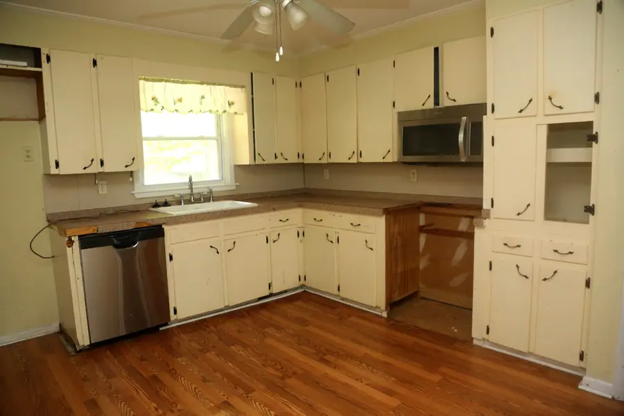 304 Hay Long Ave, Mount Pleasant, TN 38474 - #2