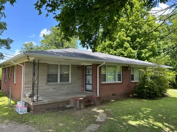 5002 Collinwood Dr, Clarksville, TN 37042