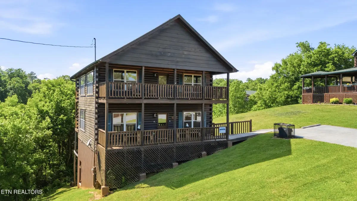 339 Oak Lake Drive, Sevierville, TN 37876 - #1