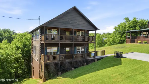 339 Oak Lake Drive, Sevierville, TN 37876
