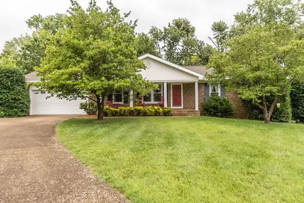 302 Springmont Dr, Hopkinsville, KY 42240