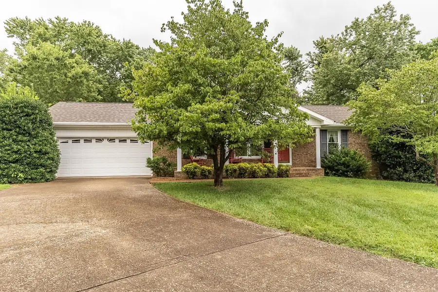 302 Springmont Dr, Hopkinsville, KY 42240 - #3