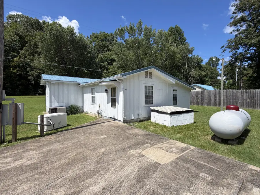 189 Leatherwood Lake Rd, Stewart, TN 37175 - #3