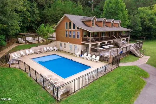 665 Gists Creek Road, Sevierville, TN 37876