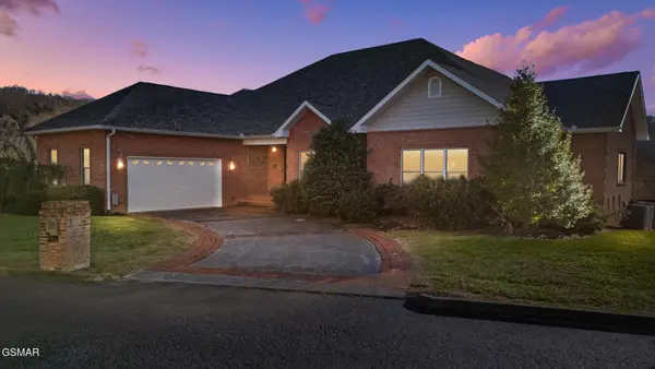 1811 Jordans Creek Way, Sevierville, TN 37876