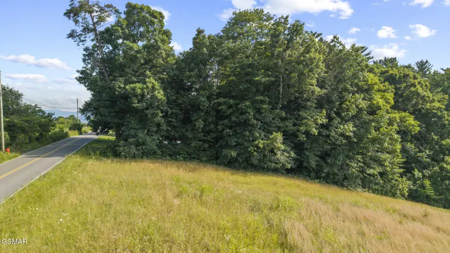 3 Ridge Road, Sevierville, TN 37862 - #3
