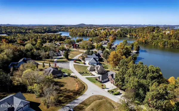 1820 Crazyhorse Drive, Maryville, TN 37801
