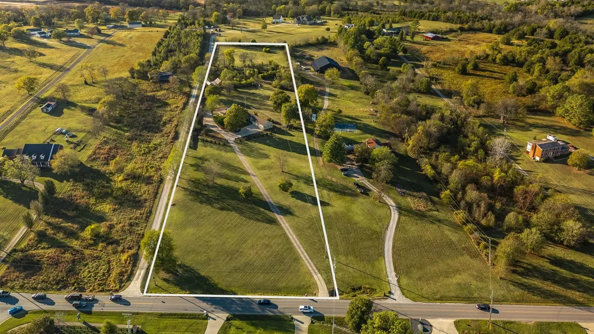 1745 Saundersville Rd, Hendersonville, TN 37075 - #1