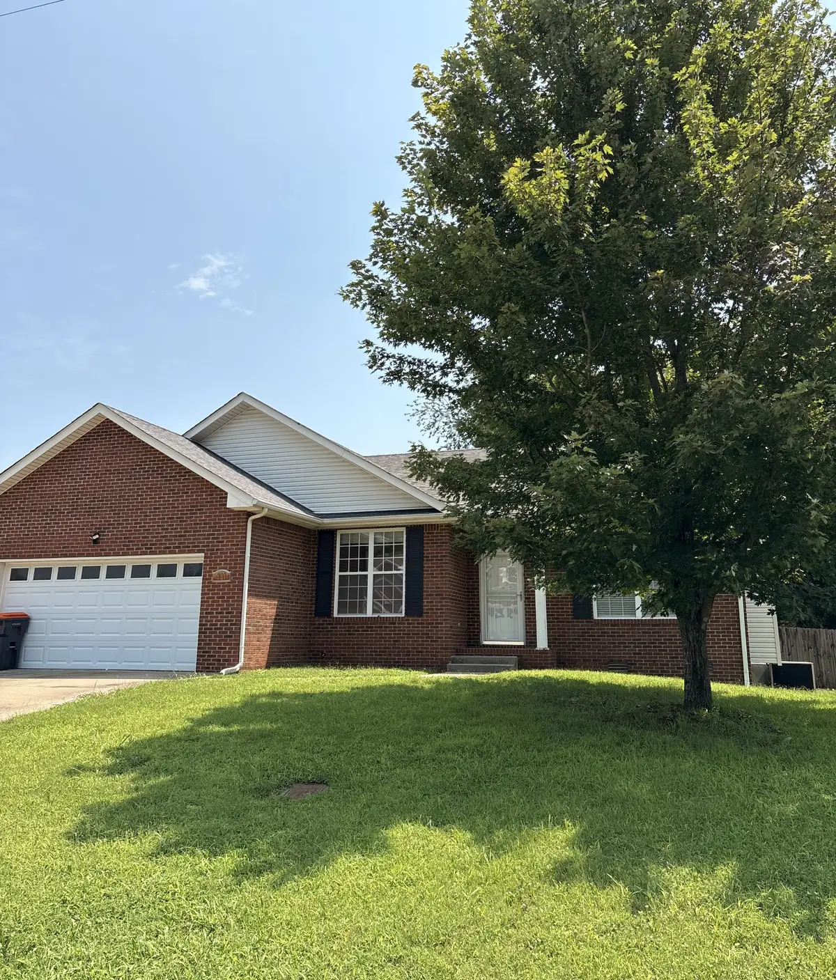 321 Maple Park Dr, Clarksville, TN 37040 - #1