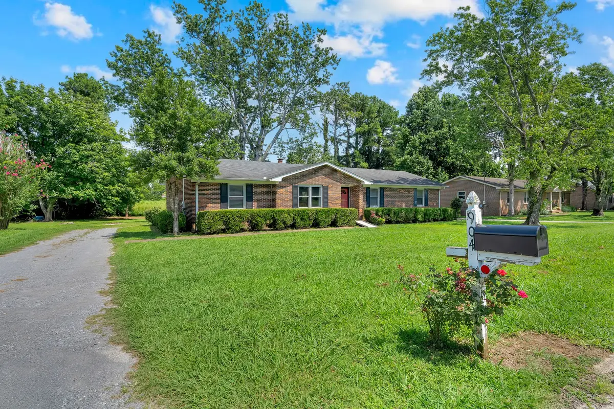 904 Mead Dr, Shelbyville, TN 37160 - #1