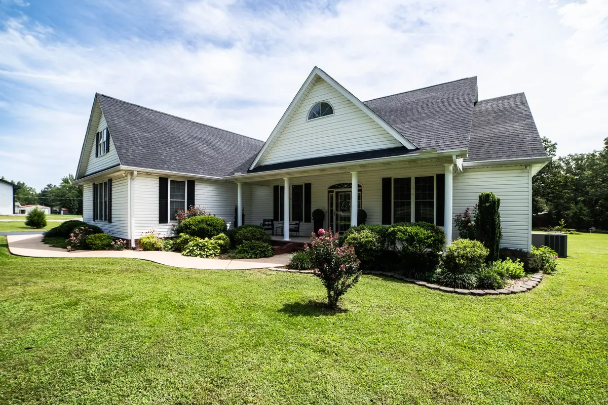 390 Carmen Dr, Paris, TN 38242 - #1