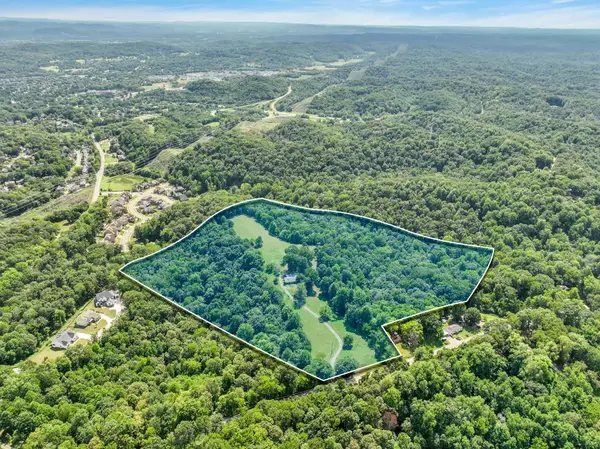 8455 Lewis Rd, Nashville, TN 37221