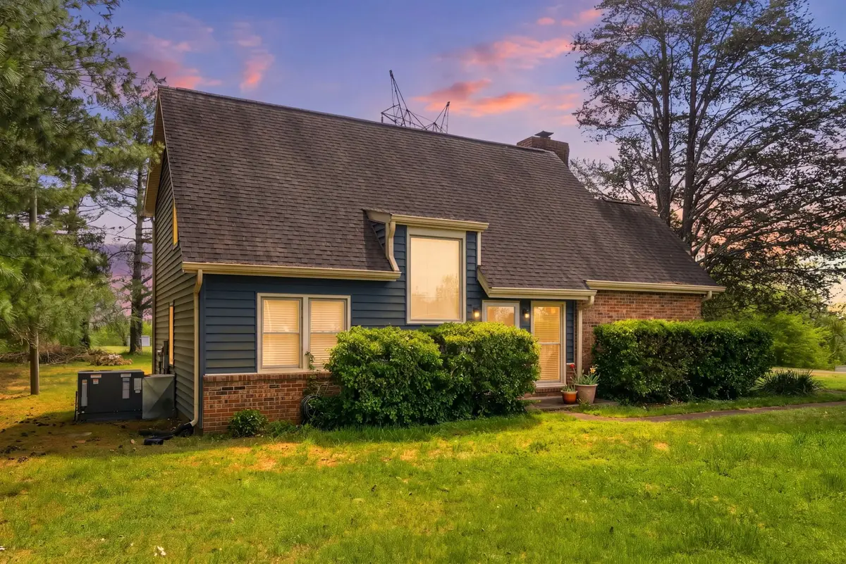 674 Lakeside Dr, Springfield, TN 37172 - #1