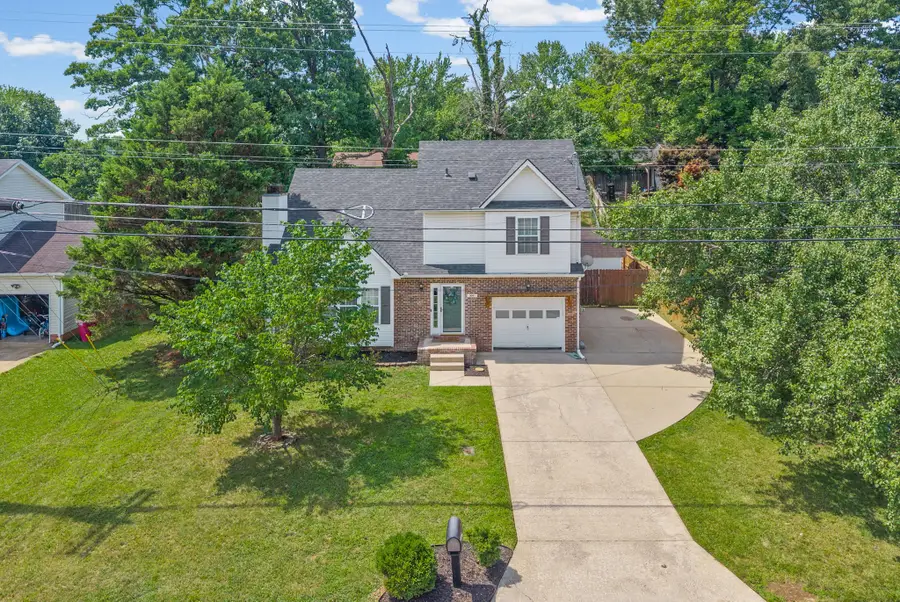 996 Roedeer Dr, Clarksville, TN 37042 - #2