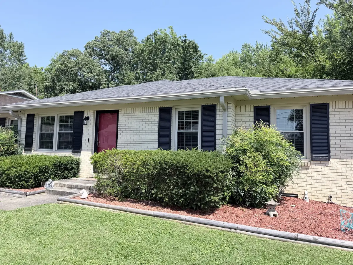 910 Springmont Dr, Hopkinsville, KY 42240 - #1