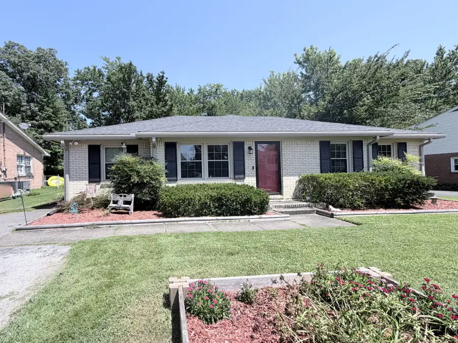 910 Springmont Dr, Hopkinsville, KY 42240 - #3