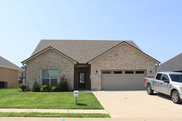 814 Willowicke Dr, Clarksville, TN 37043