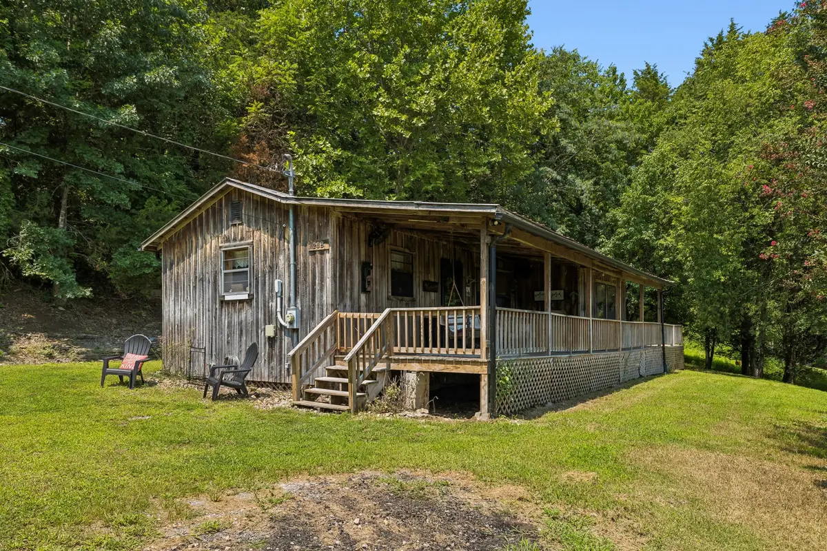 238 Rarick Ln, Gainesboro, TN 38562 - #1