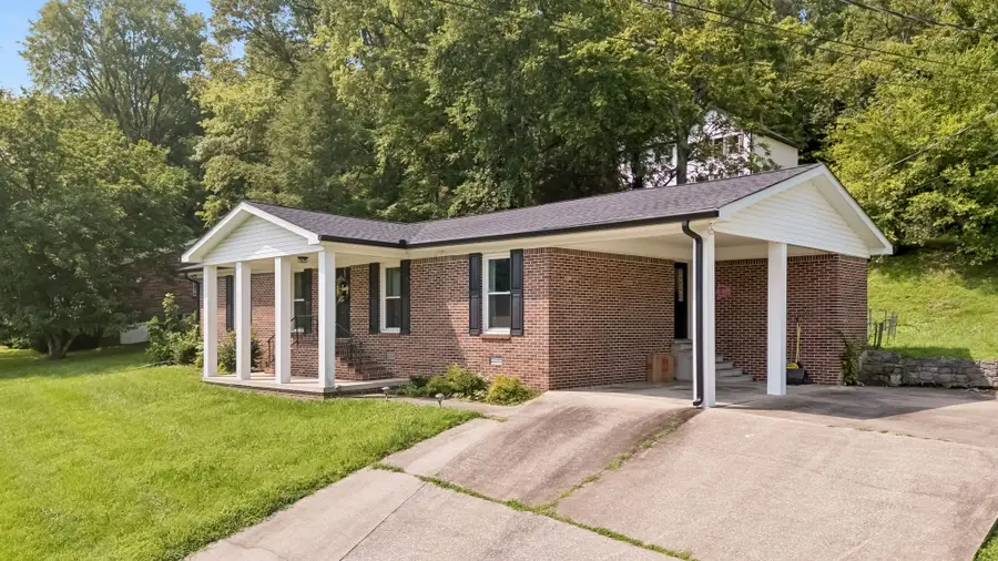 132 Hillwood Dr, Carthage, TN 37030 - #2