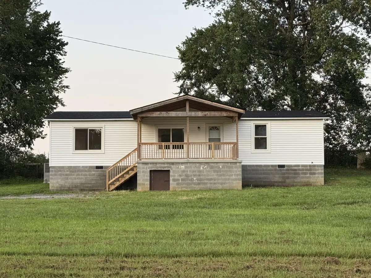 1110 Twin Creek Rd, Charlotte, TN 37036 - #1