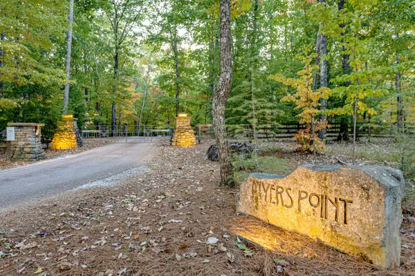 15 Myers Point Rd, Sewanee, TN 37375