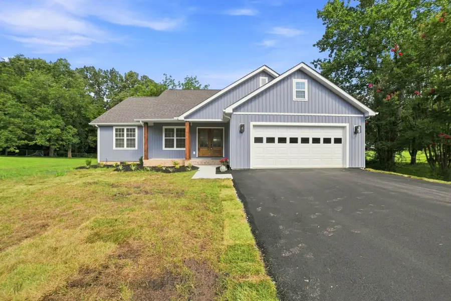 913 Memorial Dr, Paris, TN 38242 - #2