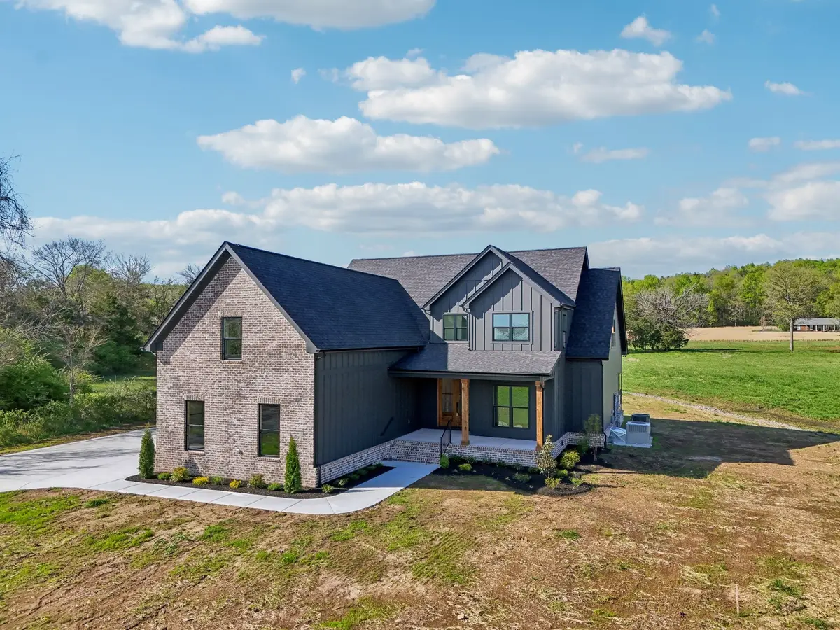 3261 Sulphur Springs Rd, Murfreesboro, TN 37129 - #1