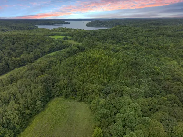 1 White Oak Road, Stewart, TN 37175
