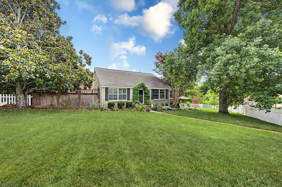 712 Kendall Dr, Nashville, TN 37209 - #3