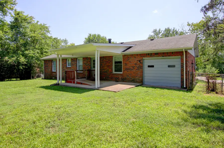 521 Cheatham Dr, Clarksville, TN 37042 - #2