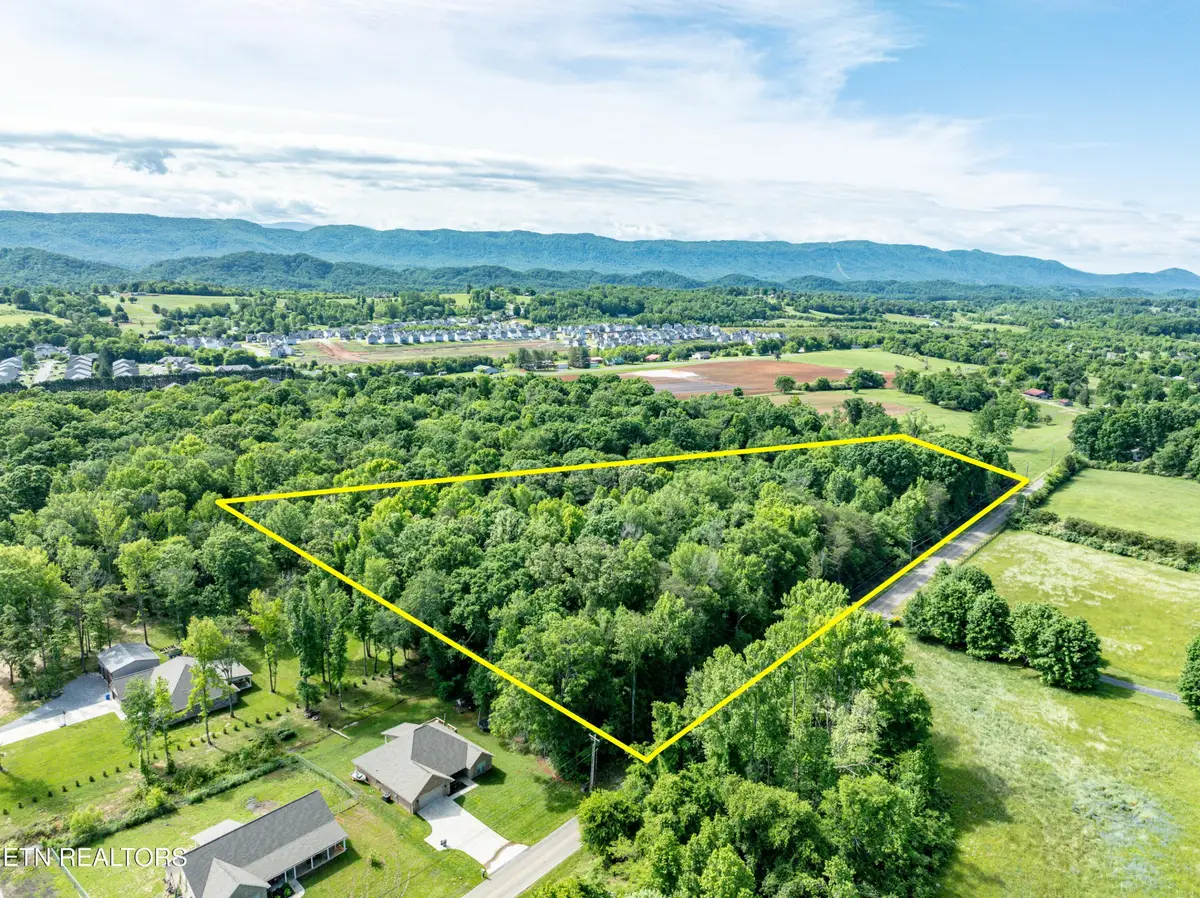 2738 Carpenters Grade Rd, Maryville, TN 37803 - #1