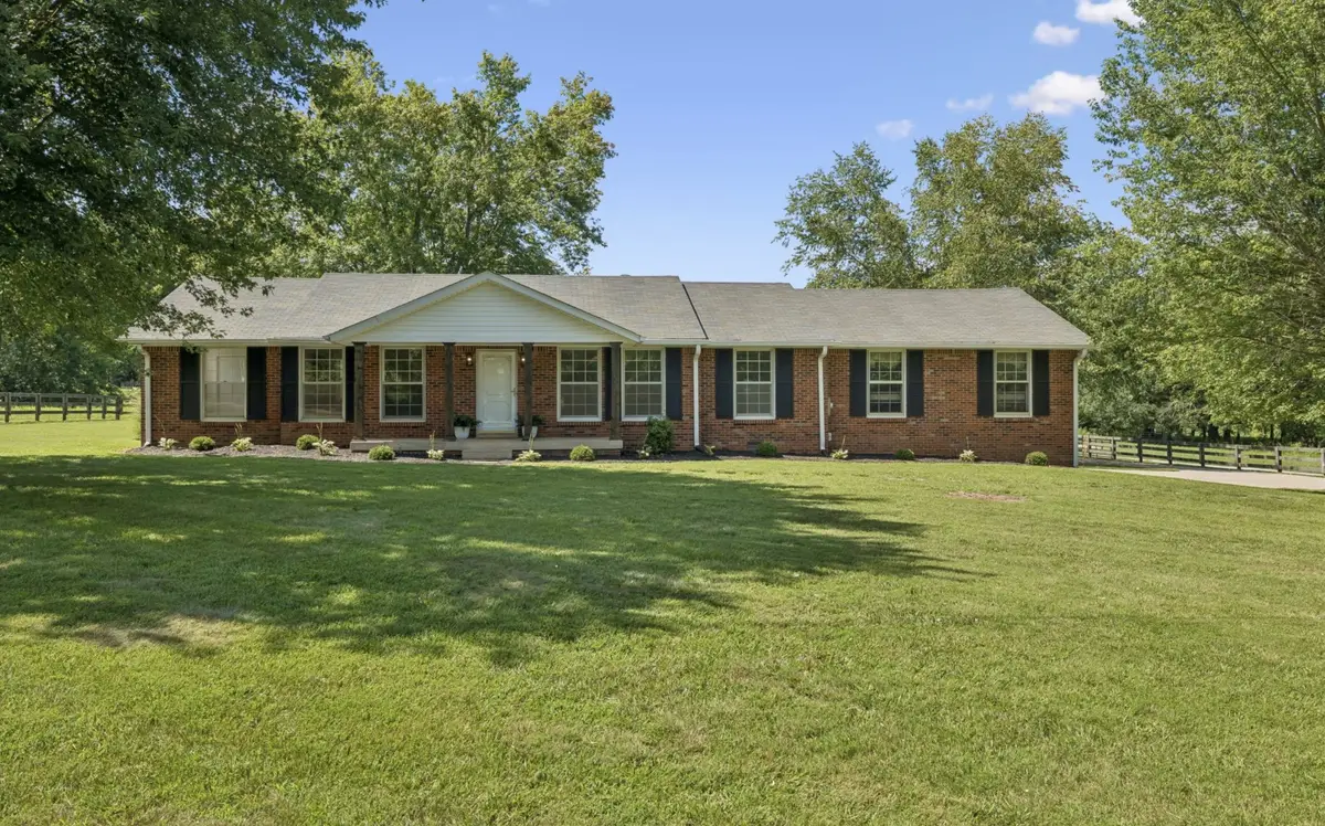 920 Clearview Rd, Cottontown, TN 37048 - #1