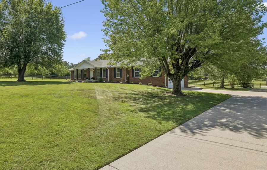 920 Clearview Rd, Cottontown, TN 37048 - #3