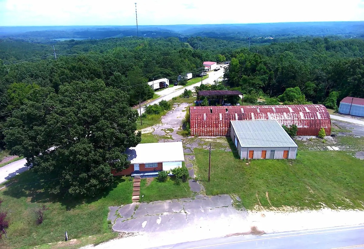 204 Lick Creek Rd, Linden, TN 37096 - #1