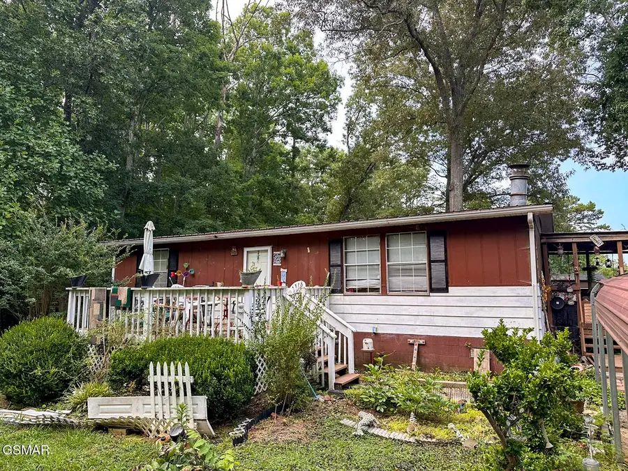 2120 Cox Rd, Dandridge, TN 37725 - #2