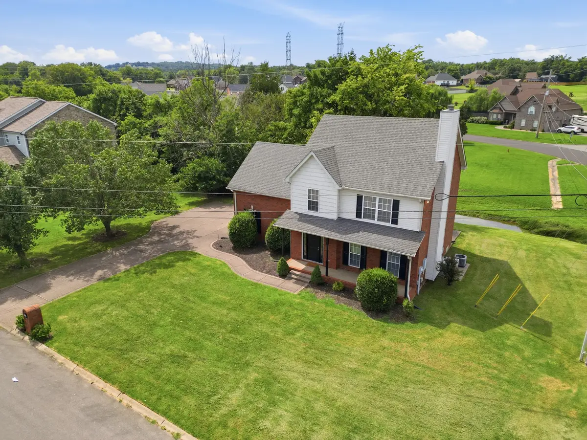 302 Twelve Oaks Ln, Lebanon, TN 37087 - #1
