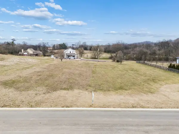 102 Heirloom Ln, Columbia, TN 38401
