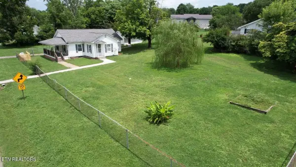 2330 Mitchell Ave, Maryville, TN 37804