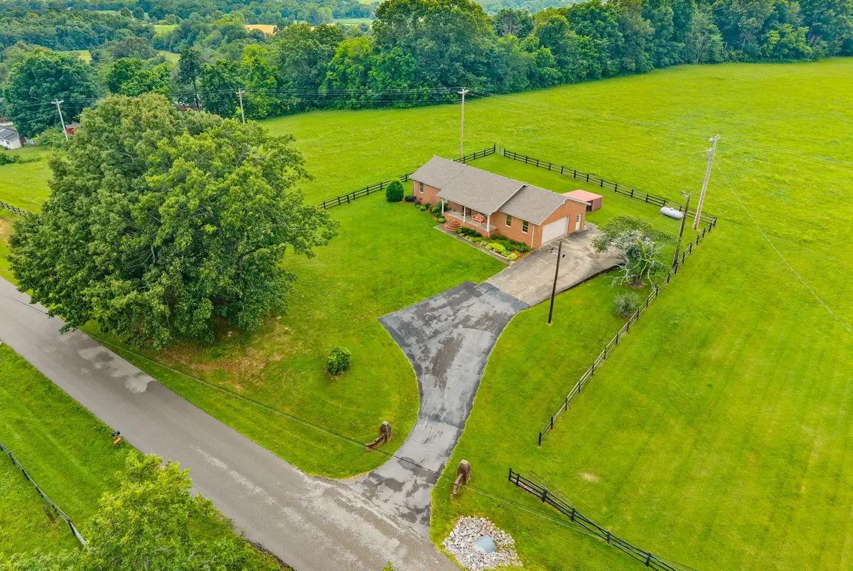 5005 Harmony Grove Rd, Hopkinsville, KY 42240 - #1