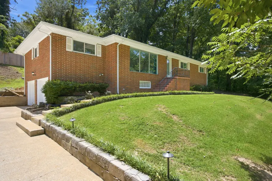 610 W Shadowlawn Dr, Chattanooga, TN 37404 - #2