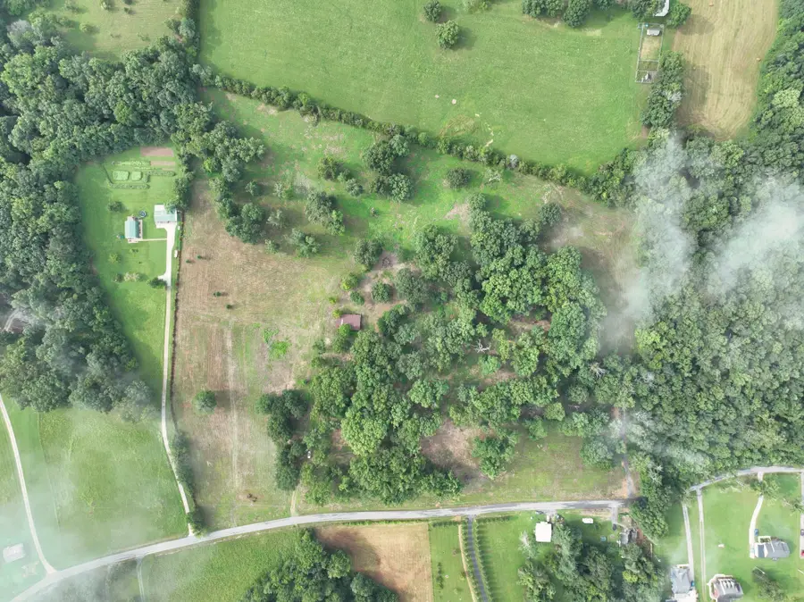284 Lake Westmoreland Rd, Westmoreland, TN 37186 - #2
