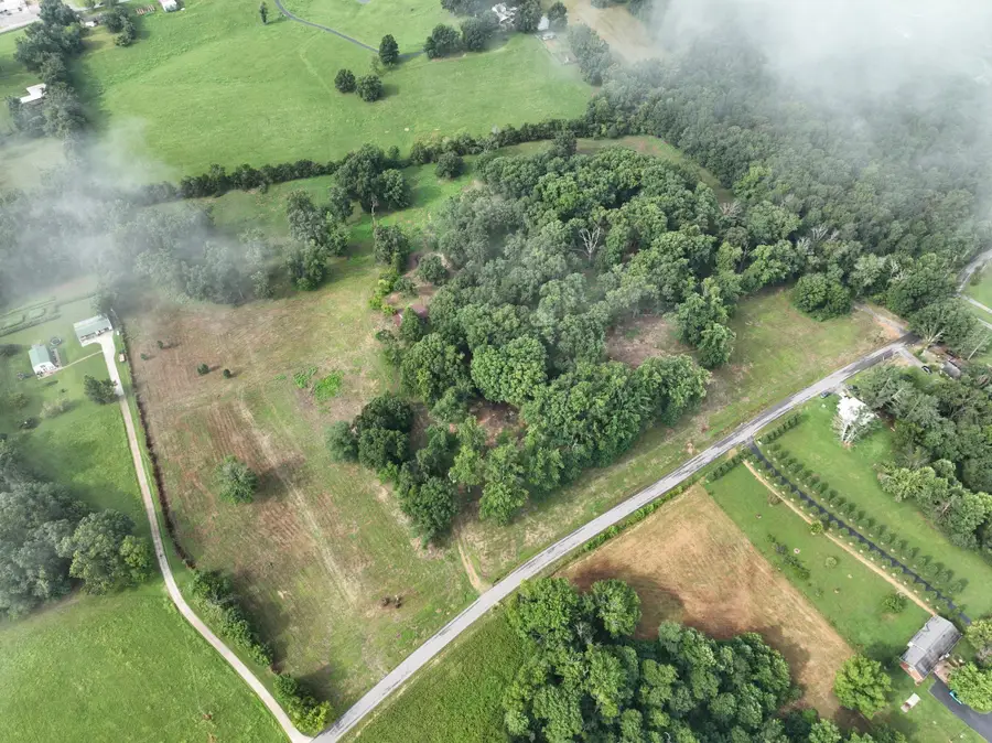 284 Lake Westmoreland Rd, Westmoreland, TN 37186 - #3