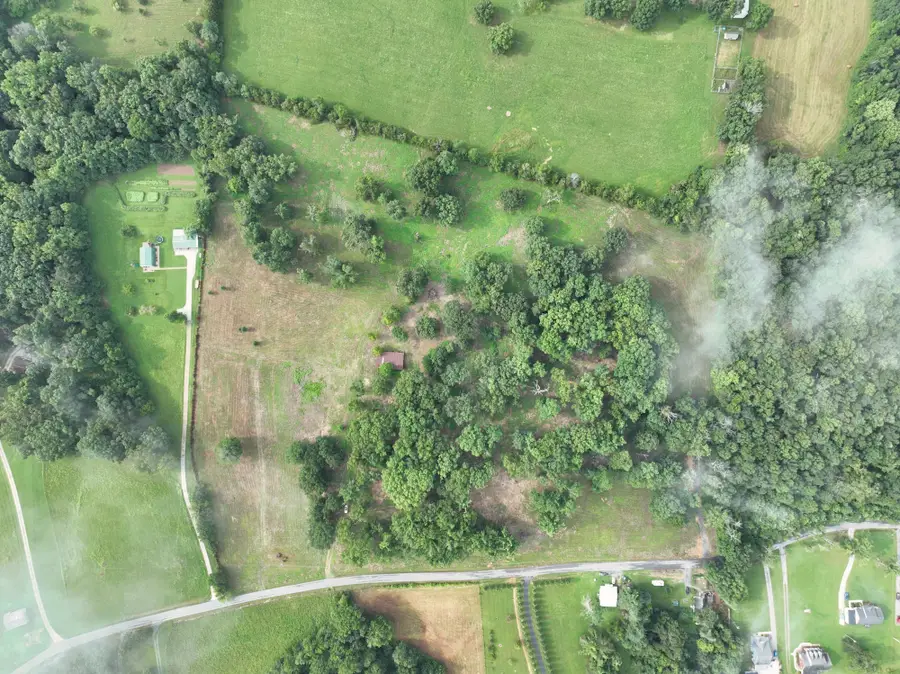 276 Lake Westmoreland Rd, Westmoreland, TN 37186 - #2