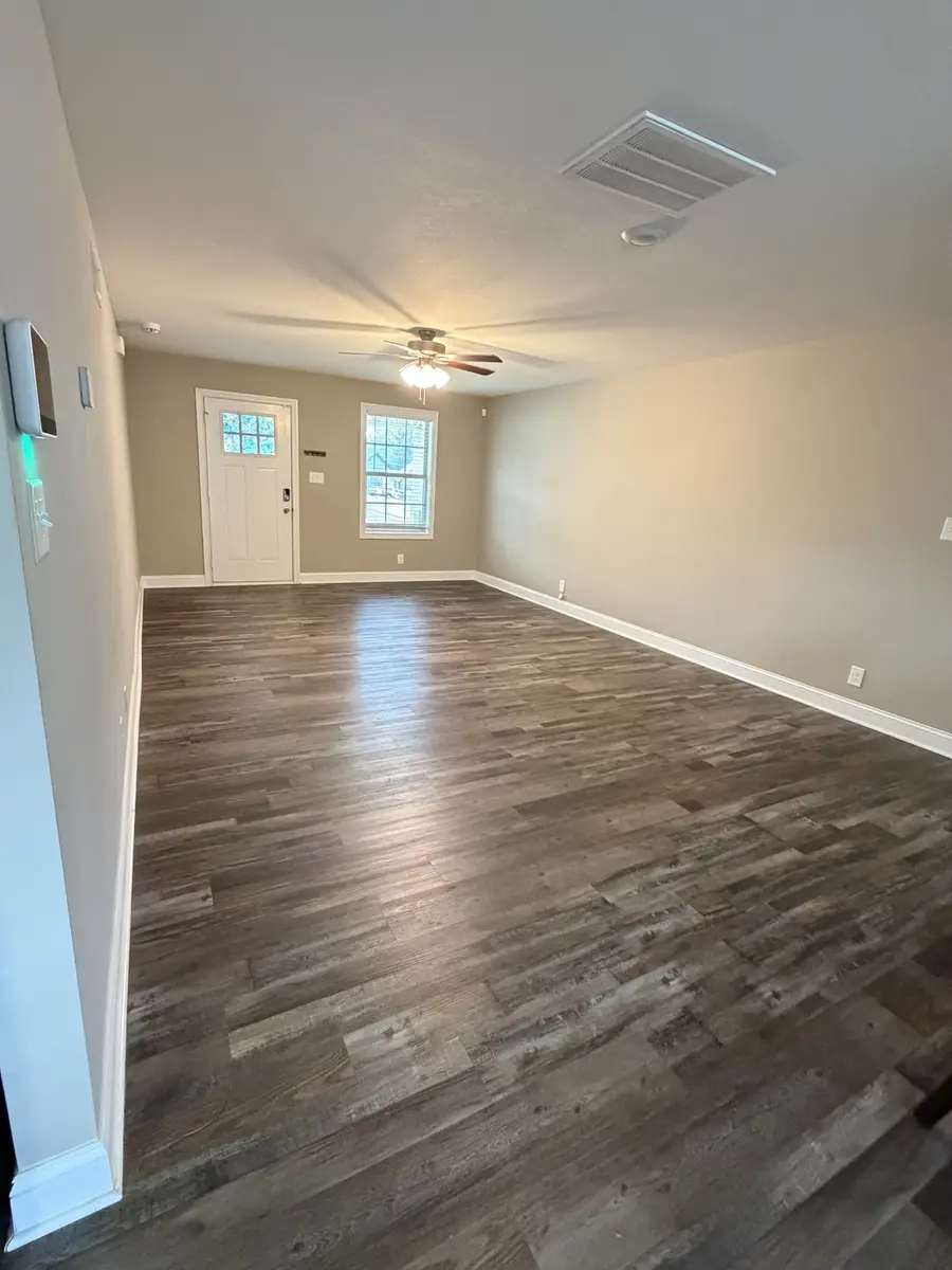465 Irish Hills Dr, Clarksville, TN 37042 - #2