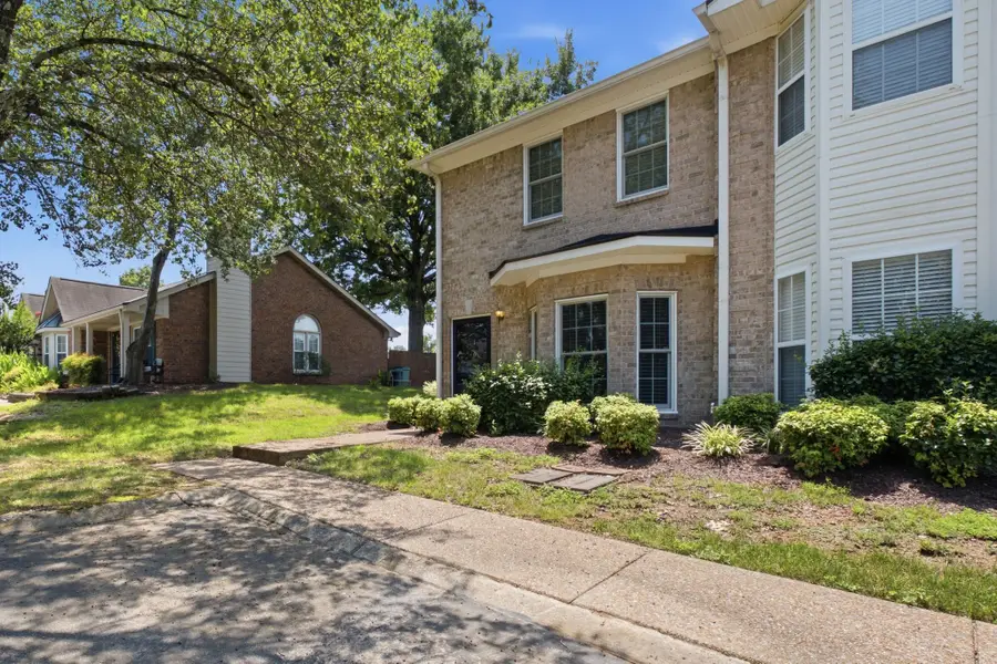 196 Lakebrink Dr, Nashville, TN 37214 - #2