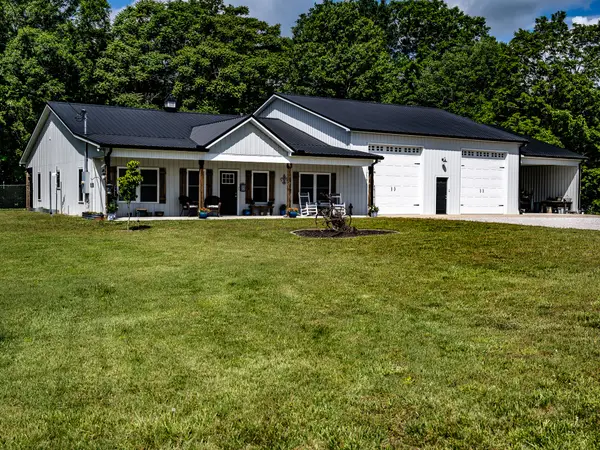 1004 Breeden Rd, Charlotte, TN 37036