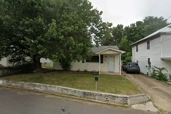 418 W Blythe St W, Paris, TN 38242