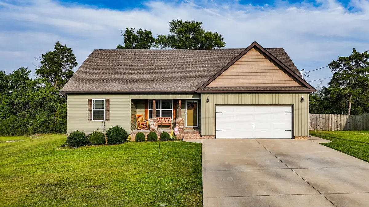 122 Blue Grass Dr, Shelbyville, TN 37160 - #1