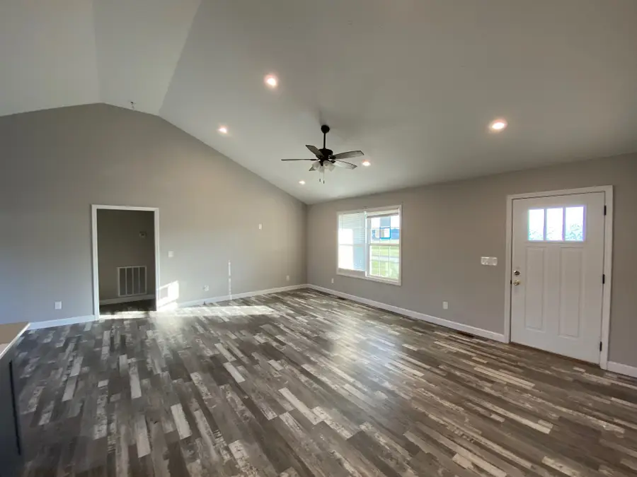 102 Willow Hill Ct, Auburn, KY 42206 - #2